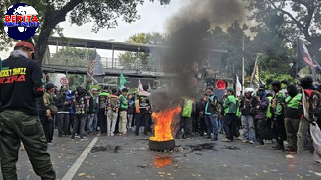 Gaji Kecil dan Demo: Suara Para Pengemudi Ojol