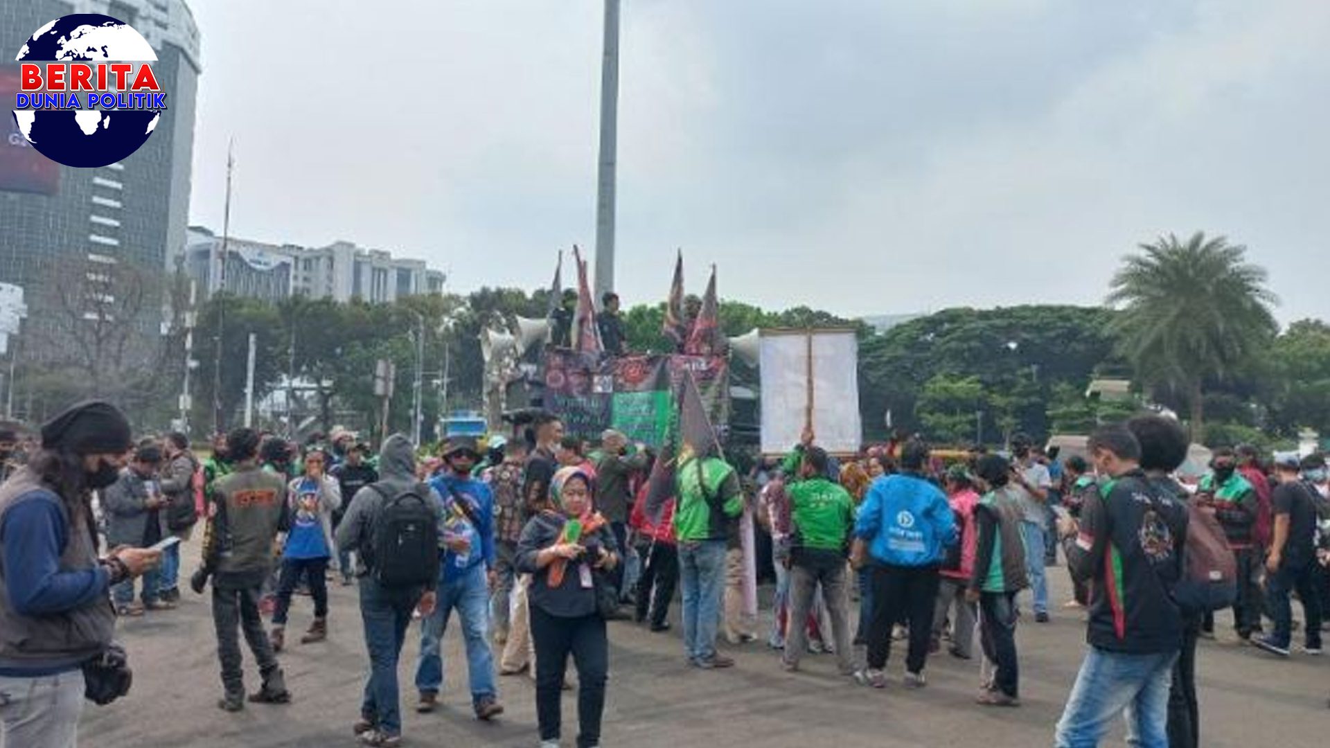 Gaji Kecil dan Demo: Suara Para Pengemudi Ojol