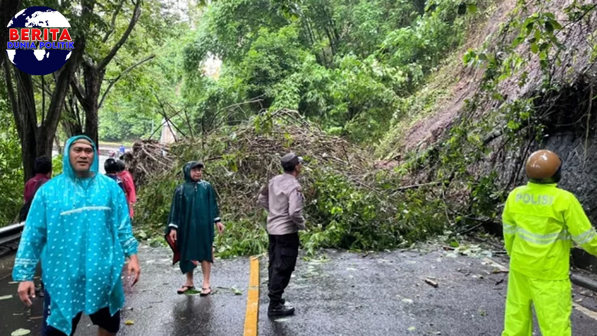 Jalan Lintas Putus Longsor Parah Perbatasan Gianyar Klungkung!